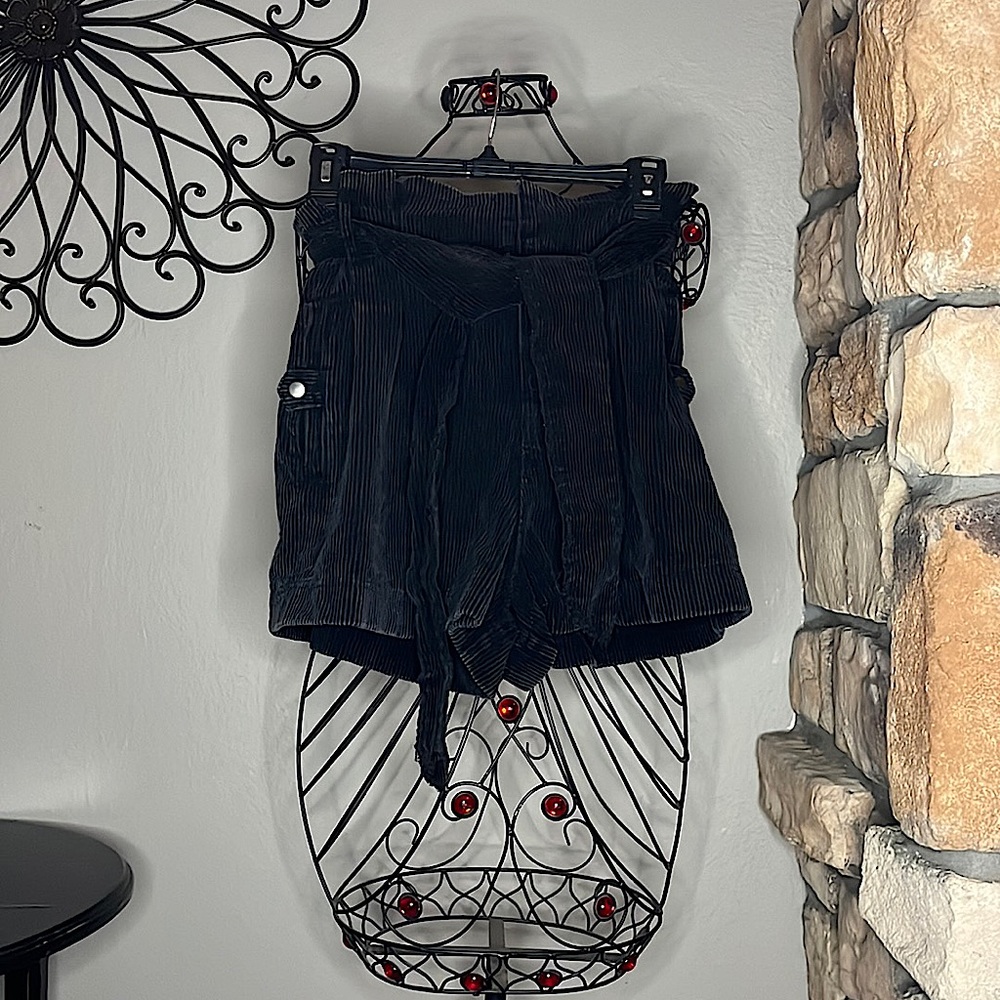 Women’s high wasted black shorts with belt